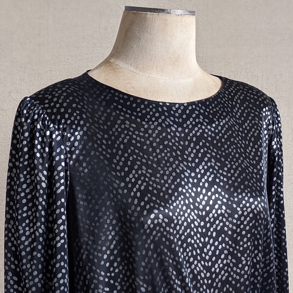 Vintage Judy Bond Black and Silver Top with jersey Cuffs and Puff Sleeves - Picture 6 of 9